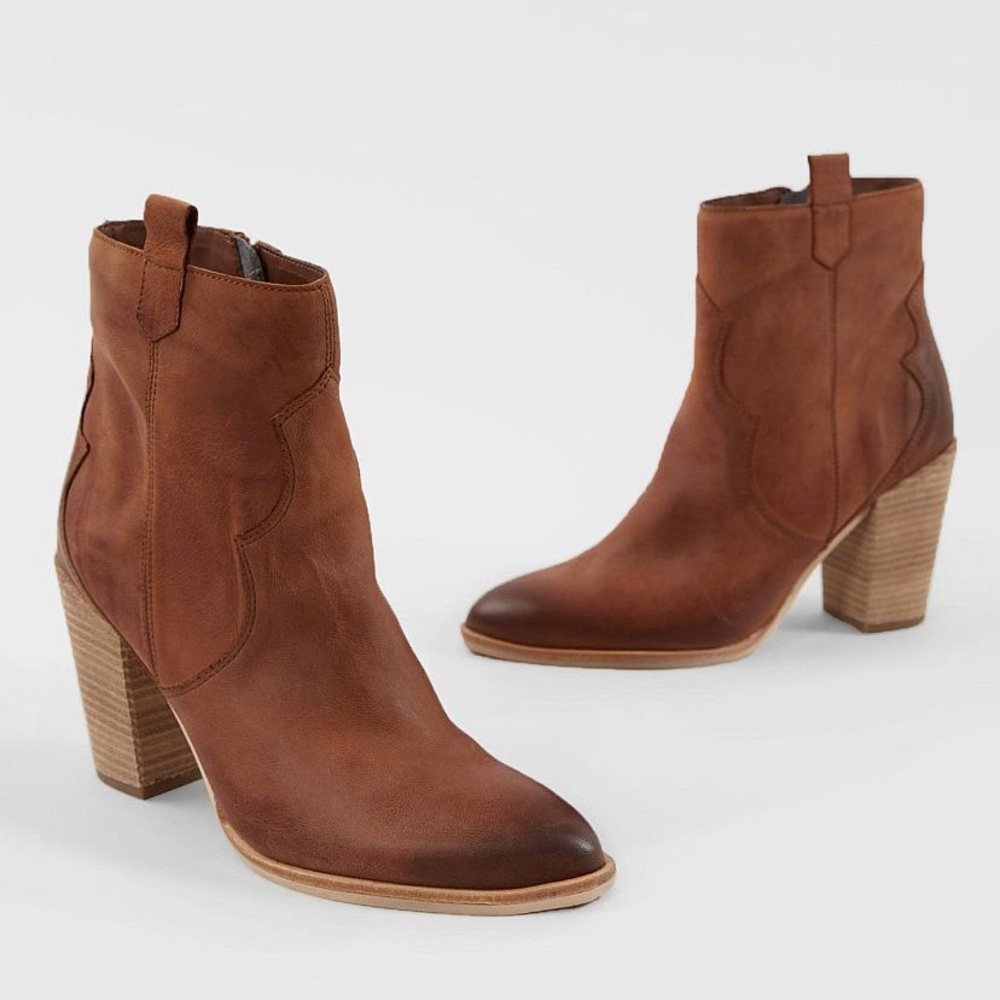 Crevo Varga Distressed Leather Western Ankle Boot